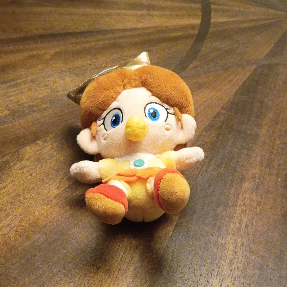 Princess Daisy Plush Toy 7” Super Mario Bros Nintendo Yellow Dress Crown EUC